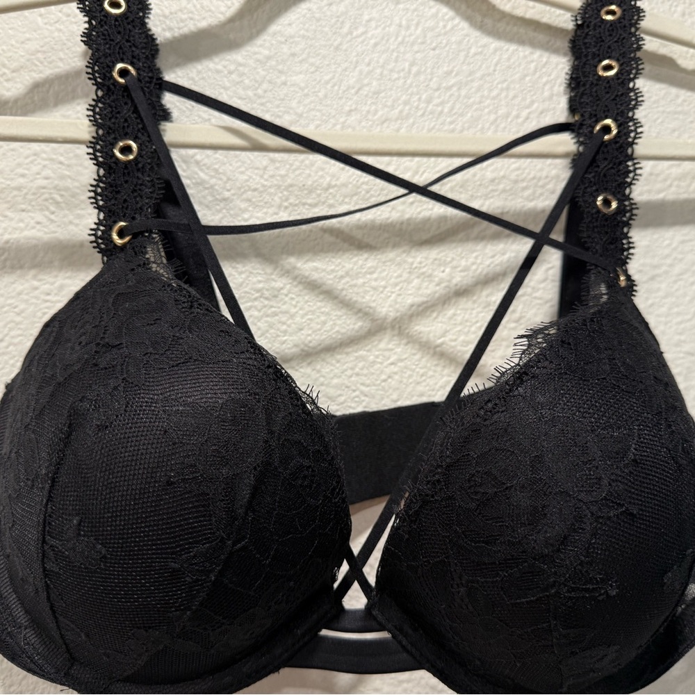 NWT Victoria’s Secret Black Lace Strappy Bra (34D) - Picture 2 of 5